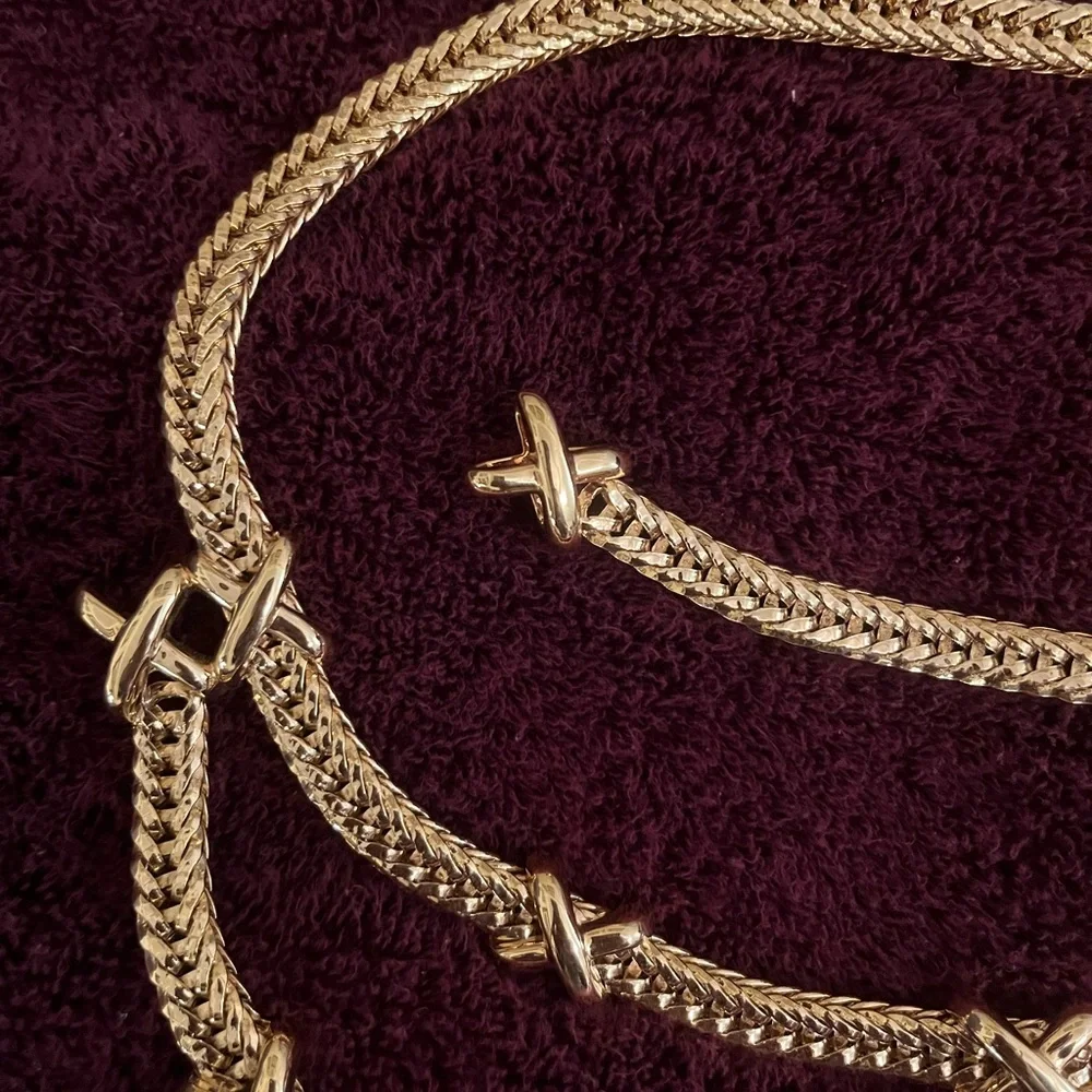 🚫SOLD🚫 Vintage St. John Gold Tone Belt. Very Heavy With No Signs Of Wear! - Picture 3 of 6